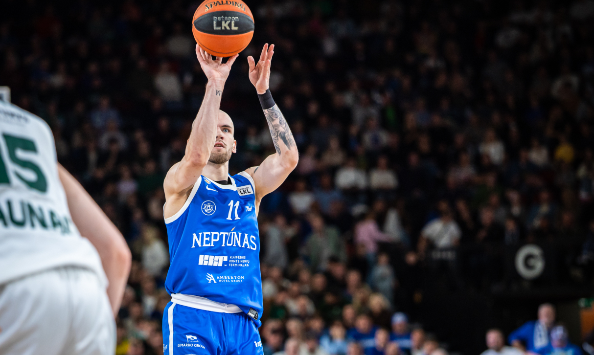 „Neptūnas“ apgynė namus nuo uteniškių