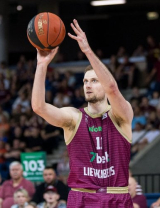 Dž.Slavinskas keliasi į Gargždus