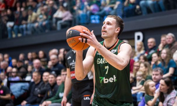 Nojus Mineikis tỏa sáng, Gargždai hạ Juventus trong trận cầu kịch tính