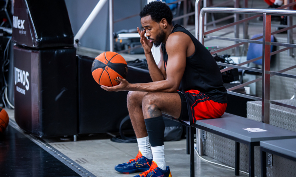 Ballzy x KICKS: Egzotinis D.Tarolio pasirinkimas ir J.Hardingo debiutas su WNBA žvaigždės bateliais