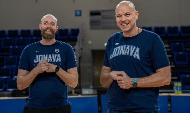 „Jonavos Hipocredit” trenerių štabą papildė A. Milaknis, S. Babrauskui – ilgalaikis kontraktas