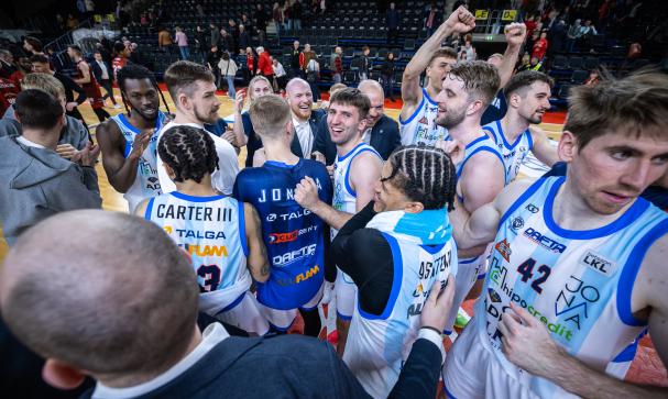 Săn vé playoff: Jonava phung phí ưu thế vẫn kịch tính hạ Lietkabelis