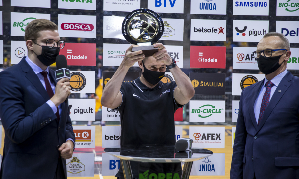 Apdovanotas reguliariojo sezono MVP –  E. Fridrikssonas