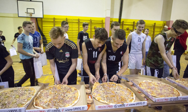 Lietuvos krepšiniui į paramą ateina ir „Charlie pizza“
