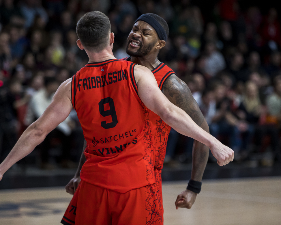 Rytas survives in finals rematch, five teams are in a tight battle for second place