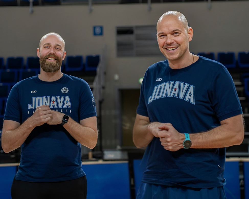 „Jonavos Hipocredit” trenerių štabą papildė A. Milaknis, S. Babrauskui – ilgalaikis kontraktas