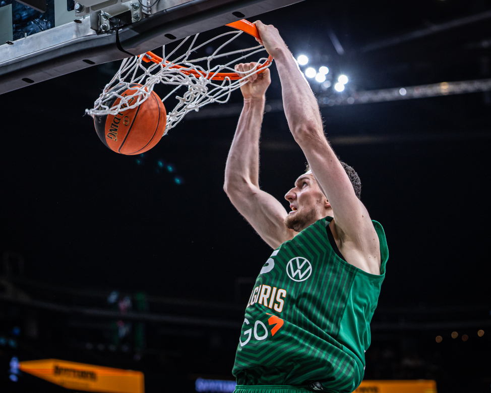 „Žalgiris“ nepaliko šansų svečiams iš Utenos