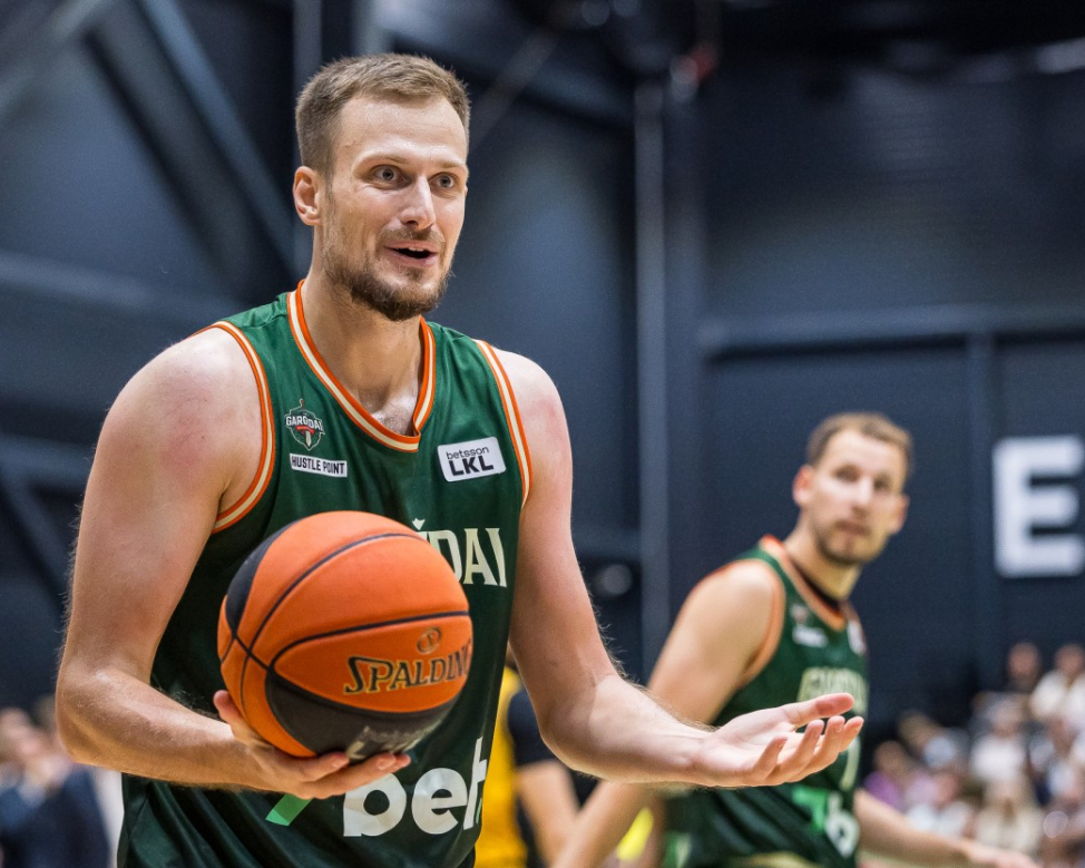 Dž. Slavinskas keliasi rungtyniauti į Jonavą