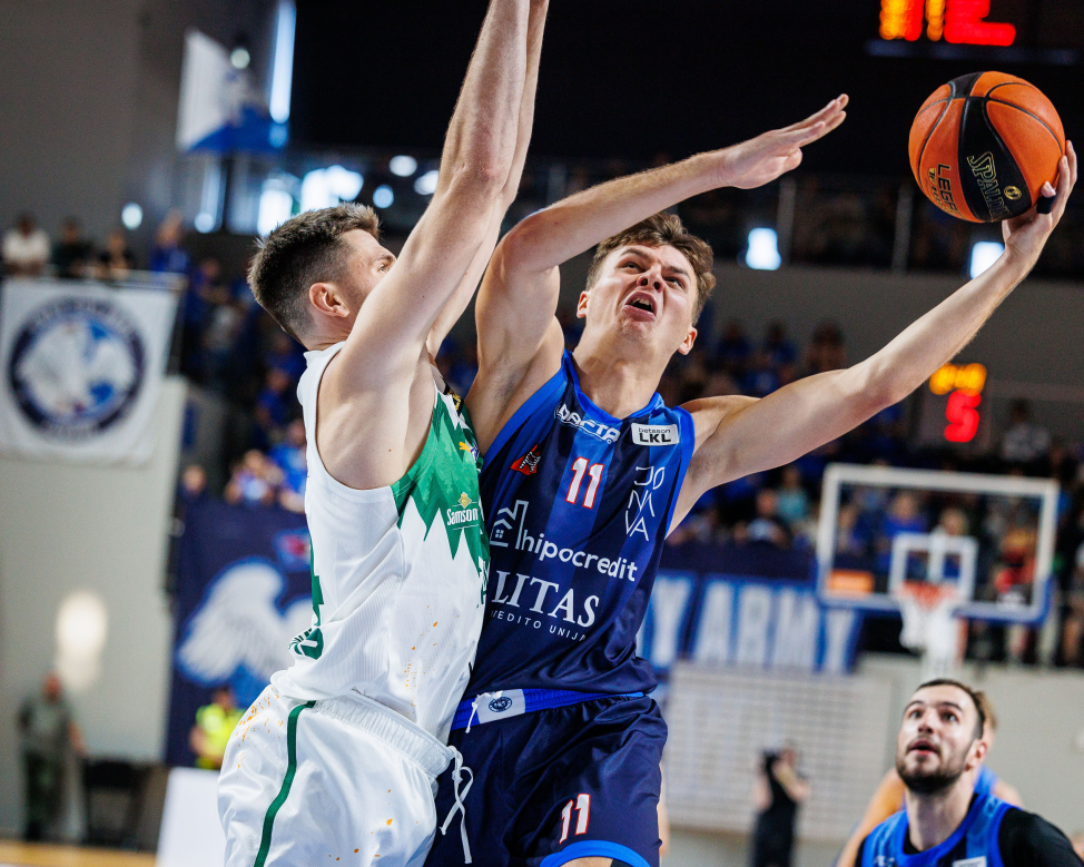 Nelaimėjusių neliko: atkakliame mūšyje jonaviečiai nukovė Kėdainių klubą